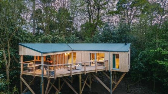 5 Christmas Glamping Getaways